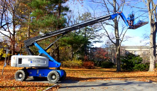 Genie boom lift - Arlington, MA - DSC03076