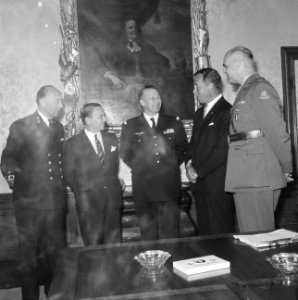 Generaal Challe bij Minister Visser, Bestanddeelnr 911-3707
