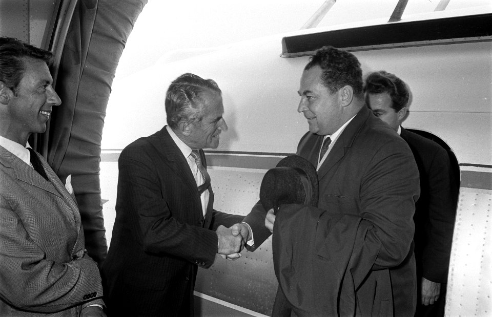 Generaal Michailov , direkteur Russische Luchtvaart Mij Teroflot op Schiphol als, Bestanddeelnr 922-8451