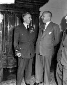 Generaal Embry in Nederland met Minister Staf, Bestanddeelnr 905-9138