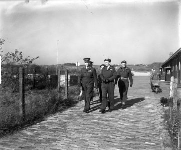 Generaal Culmeyer bij Korea-vrijwilligers, Bestanddeelnr 904-2456