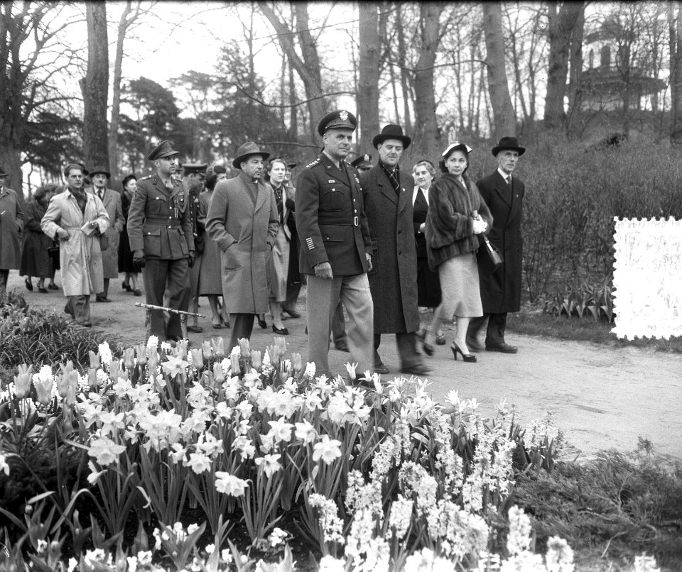 Generaal Ridgway bezoekt Flora, Bestanddeelnr 905-6631