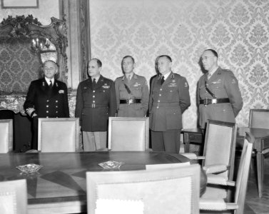 Generaal Ridgway op Ministerie van Oorlog, Bestanddeelnr 905-3304