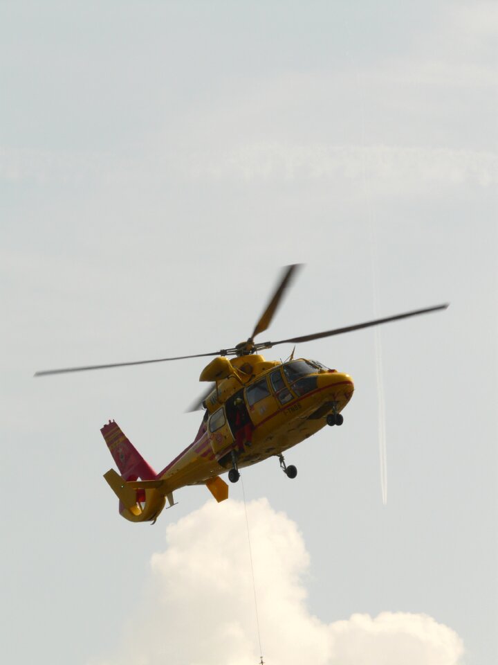 Mountain rescue flying rotor