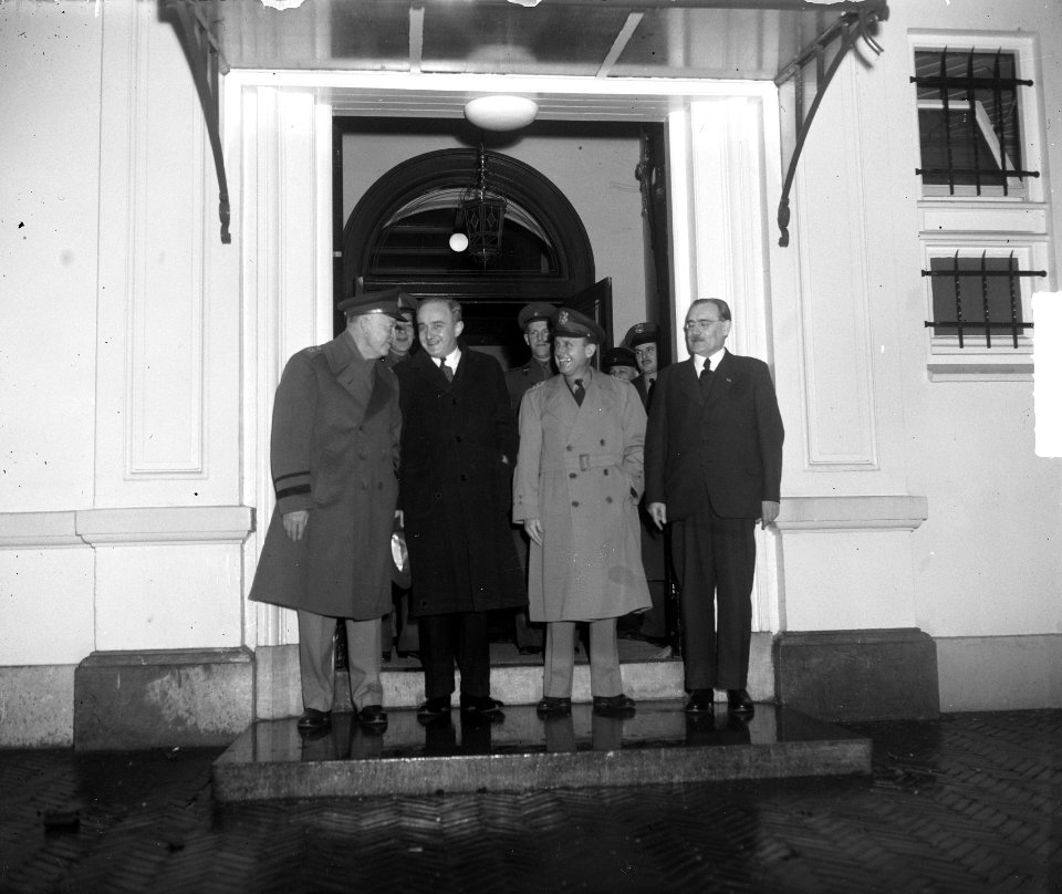 Generaal Eisenhower bij Dr. Drees, Bestanddeelnr 904-4079