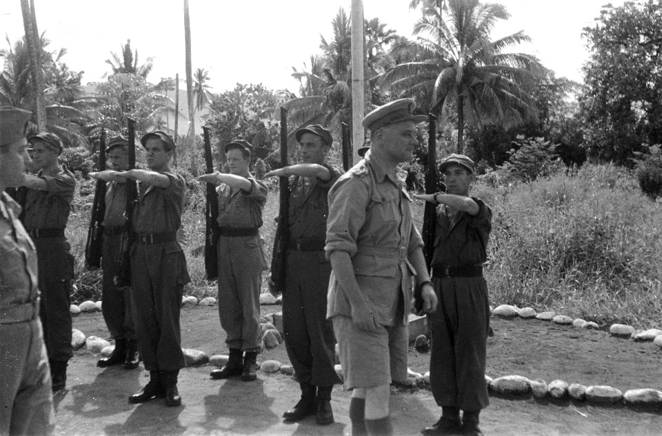 Generaal Kruls inspecteert de erewacht, Bestanddeelnr 4809A