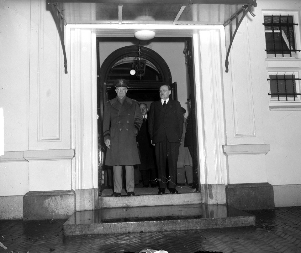 Generaal Eisenhower bij Dr. Drees, Bestanddeelnr 904-4078