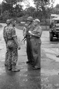 Generaal-majoor P. Scholten, territoriaal troepencommandant en bevelhebber Z-Br, Bestanddeelnr 2406