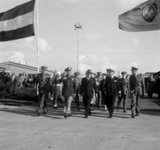 Generaal Ridgway vertrek van Schiphol, Bestanddeelnr 905-3306