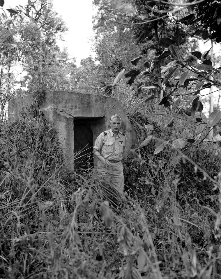 Generaal-majoor E.T. Kengen, commandant van de Militaire Luchtvaart KNIL, komt u, Bestanddeelnr 10051