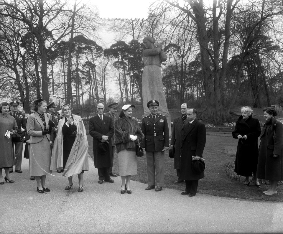 Generaal Ridgway bezoekt Flora, Bestanddeelnr 905-6632