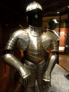 German Three-Quarter Armour for battle, Nuremberg, c. 1620 - Royal Ontario Museum - DSC09472