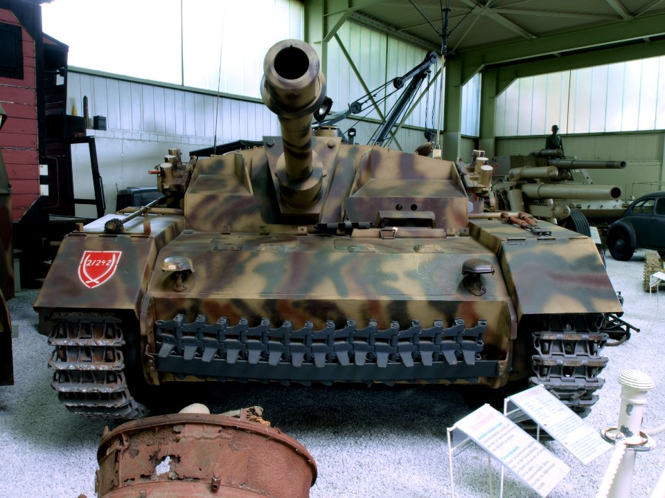 German Pz.Kpfw. III Sturmhaubitze 42 pic1