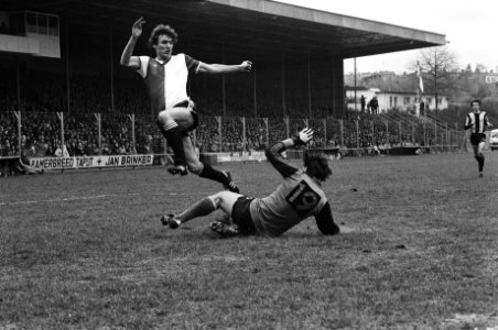 Gerard vd Lem scoort langs keeper Nijhuis, Bestanddeelnr 930-2257