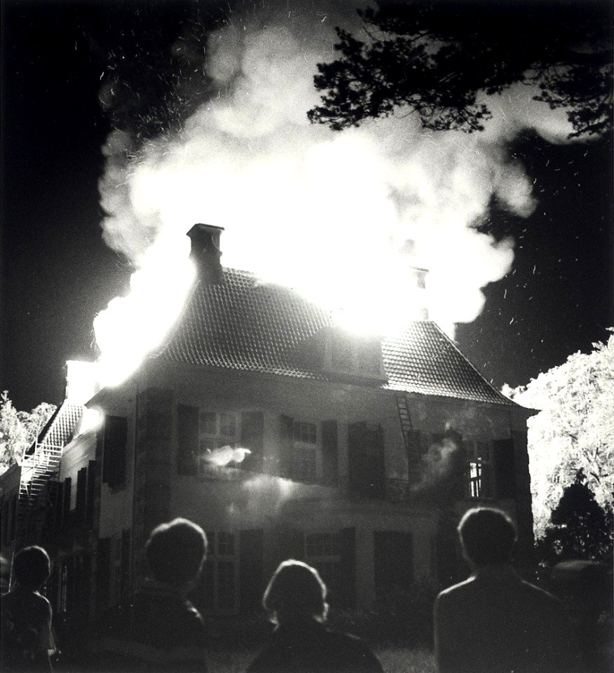 Geschonken in 1986 door fotograaf C. de Boer. Identificatienummer 54-021392, NL-HlmNHA 54021392