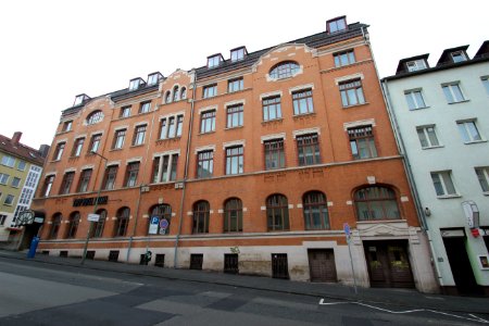 Geschäfts- und Gewerbegebäude Erzberger Straße 3–5 in Kassel