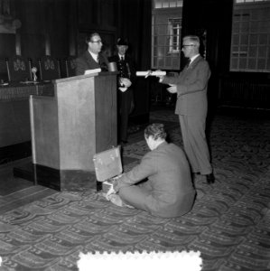 Geschenk van Zuid Afrika aan burgemeester Amsterdam. 300 jaar geleden eerste sin, Bestanddeelnr 906-5186