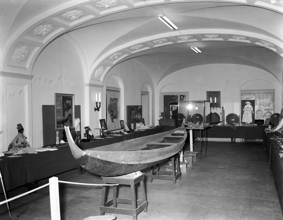 Geschenken tentoonstelling van Suriname en Antillen voor Koninklijke familie te , Bestanddeelnr 907-5035