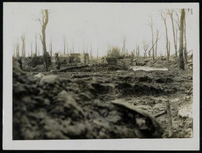 German shell bursting in a water logged trench., Bestanddeelnr 158-0139