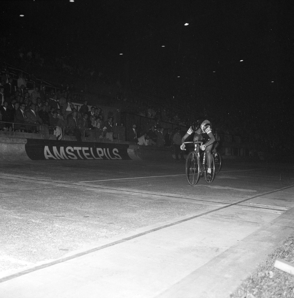 Gerard Koel op de sprint, Bestanddeelnr 921-5557