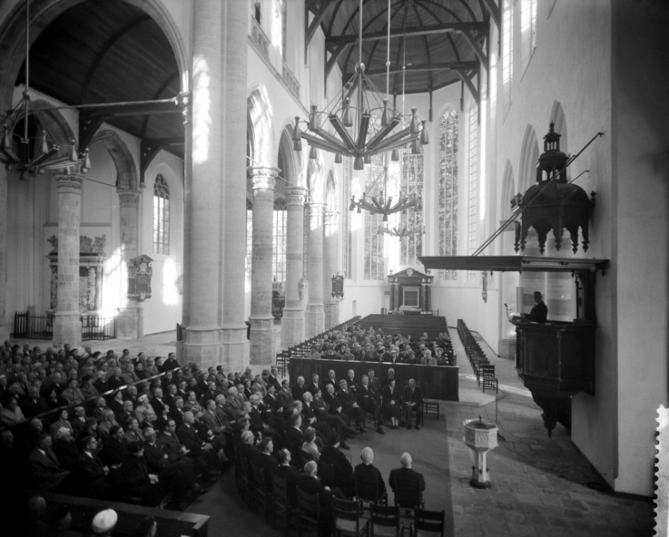 Gerestaureerde gedeelte van de oude Kerk te Delft in gebr genomen, Bestanddeelnr 909-9204