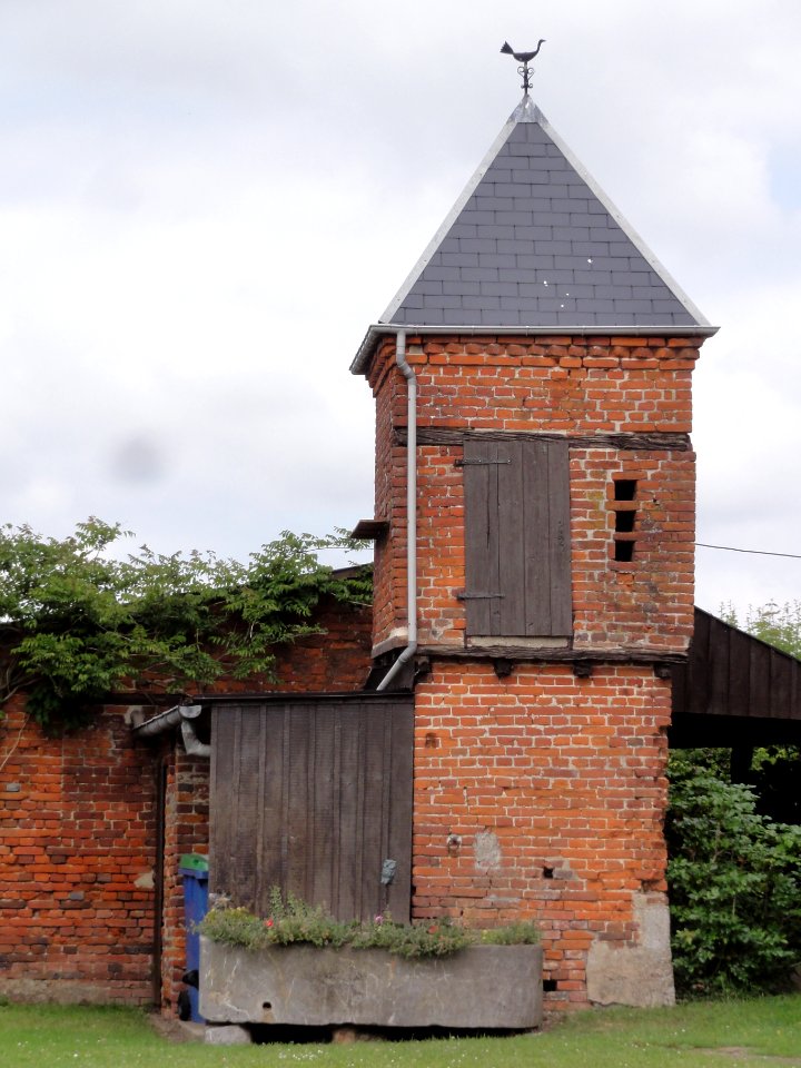 Gergny (Aisne) tour-pigeonnier
