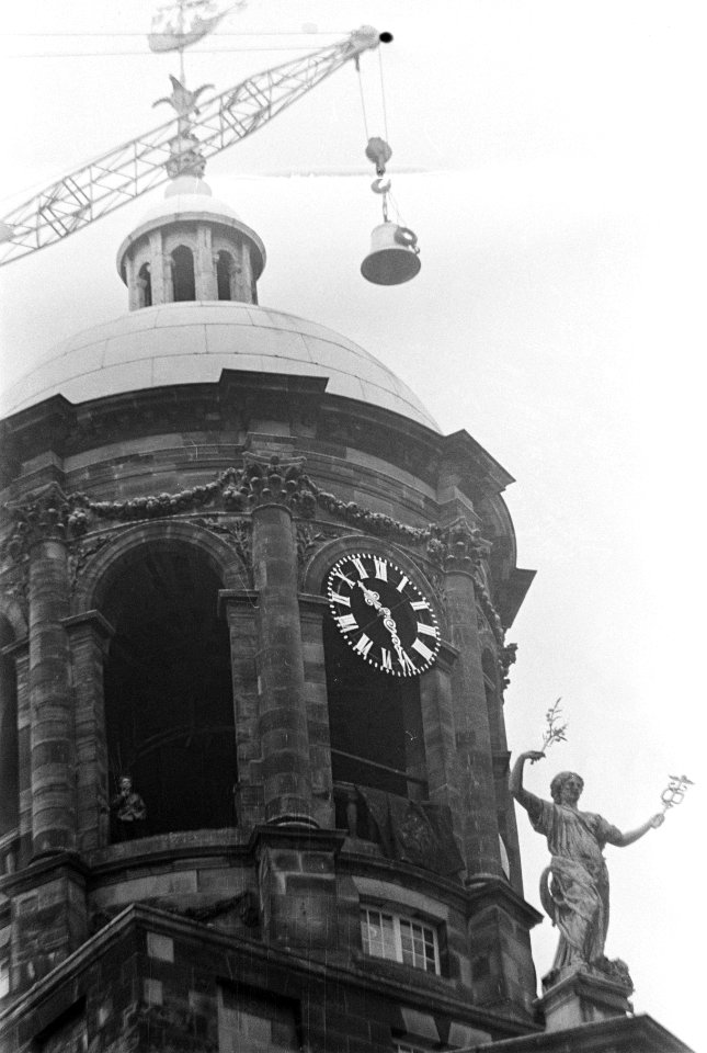 Gerestaureerd carillon bij paleis, Bestanddeelnr 919-0459