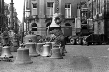 Gerestaureerd carillon bij paleis, Bestanddeelnr 919-0455