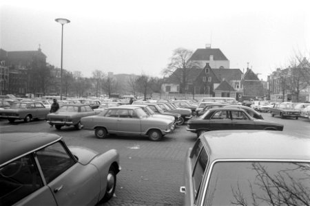 Geparkeerde autos op Amstelveld, Bestanddeelnr 925-4460