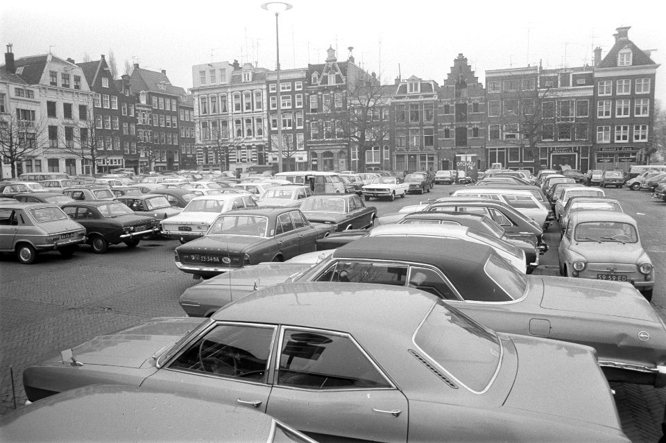 Geparkeerde autos op Amstelveld, Bestanddeelnr 925-4461