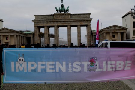 Geradedenken antifascist protest with conspiracist demonstration in background Berlin 2020-11-18 10