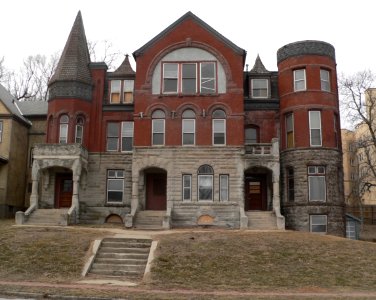 Georgia Row House (Omaha) from E 1