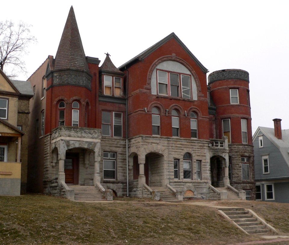Georgia Row House (Omaha) from SE 1