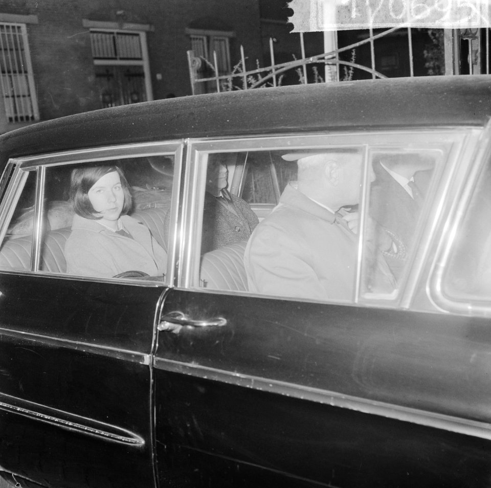 Gerlinde Kreuzer over de grens gezet, Bestanddeelnr 917-0695