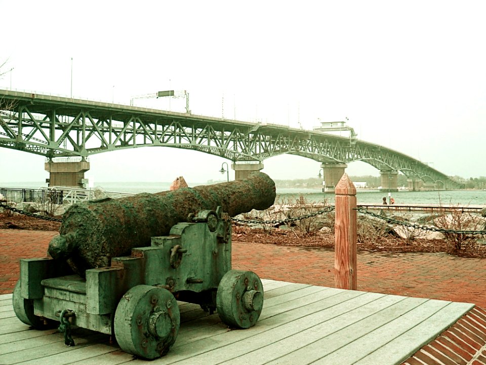 George P. Coleman Bridge from Yorktown, 2014-03-19, 01, 2-color