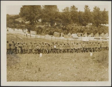 German prisoners captured by the British in the great advance on the Western Fro, Bestanddeelnr 158-2313