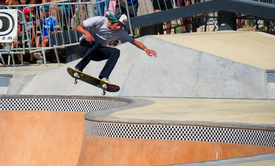 Competition sport skate