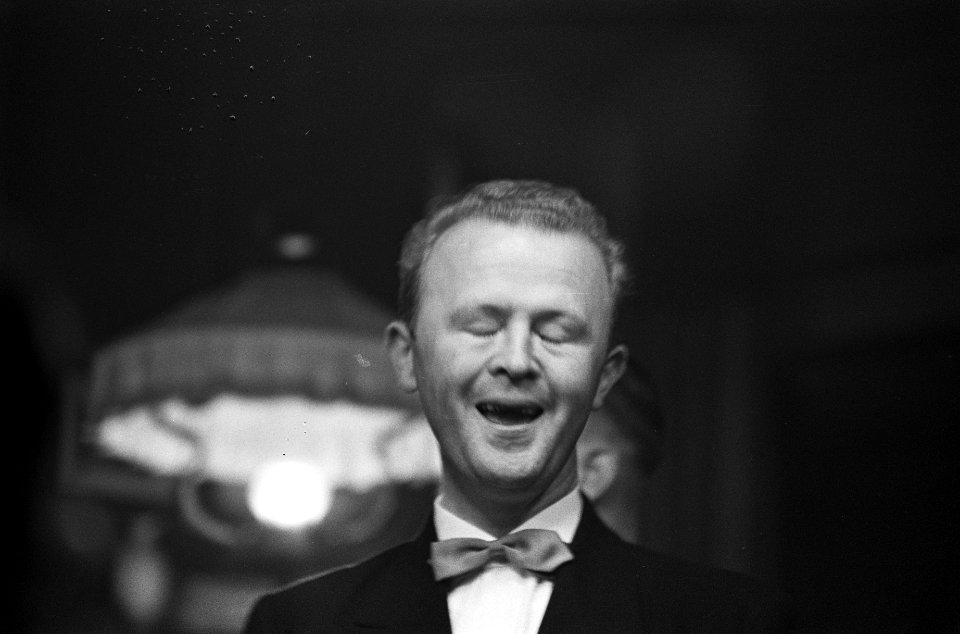 George Shearing Quintet in Holland, Hermando Peraza (bongospeler) en George Shea, Bestanddeelnr 914-3367