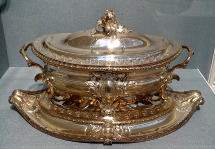 George III silver soup tureen with cover and stand, John Parker I & Edward Wakelin, London, tureen and cover 1761, stand 1773, silver - Portland Art Museum - Portland, Oregon - DSC08865