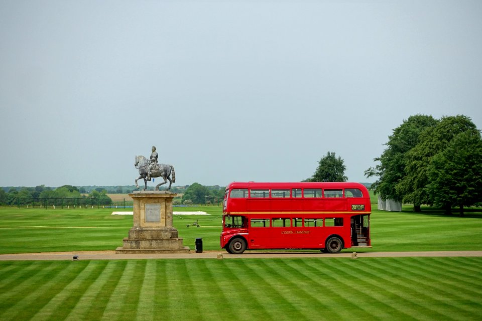 George I by John Nost II, 1723, and RML 2714 bus - Stowe School - Buckinghamshire, England - DSC07089