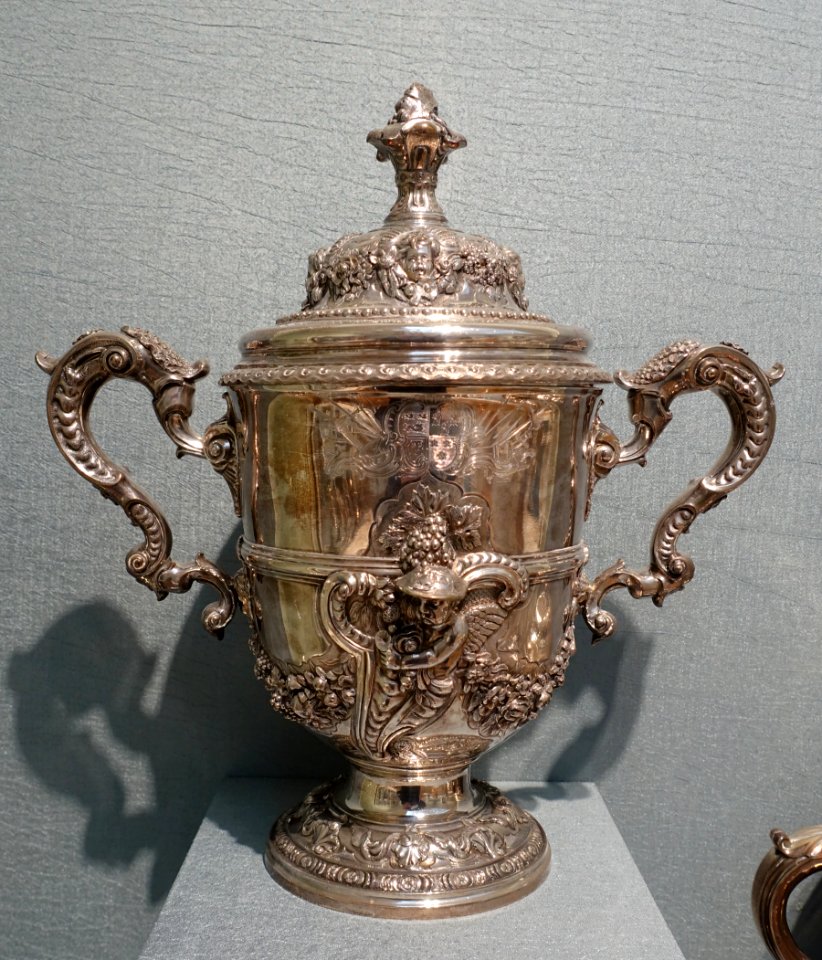 George II cup and cover, Paul de Lamerie, London, 1743-1744, silver - Portland Art Museum - Portland, Oregon - DSC08879