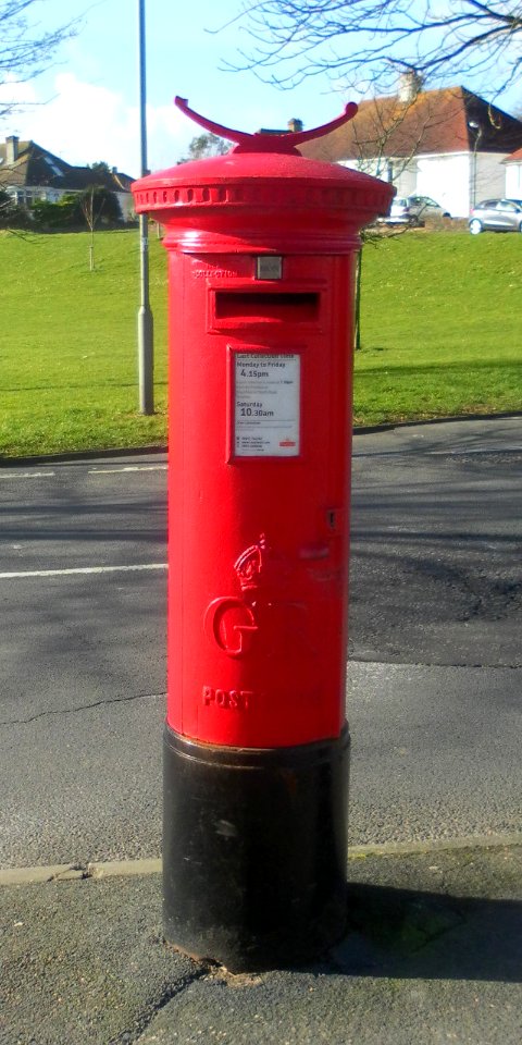 George V Postbox at Mackie Avenue, Patcham (February 2014)