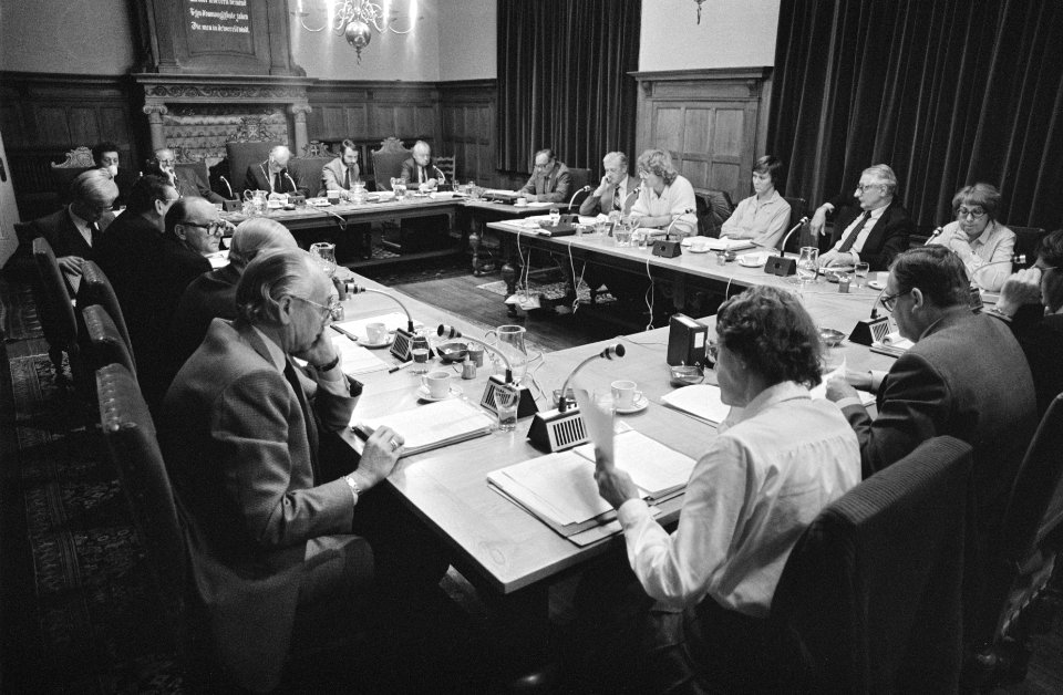 Gemeenteraadsvergadering Zandvoort over het circuit. Burgemeester H. Machielsen , Bestanddeelnr 934-7223