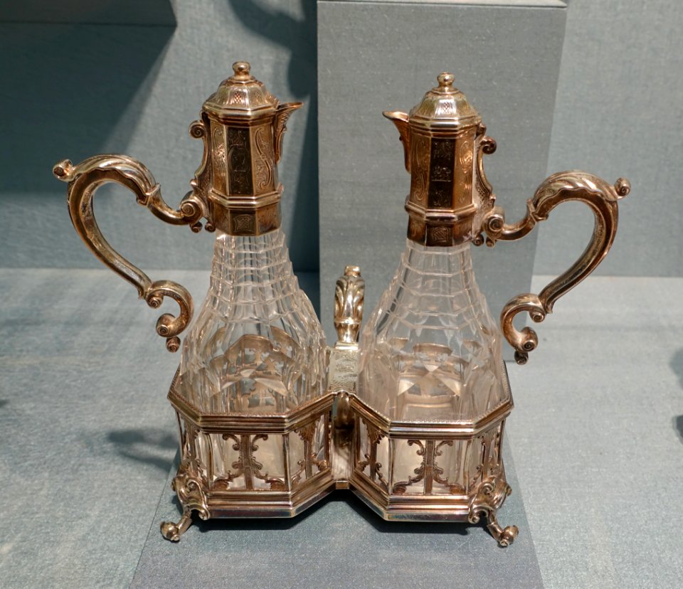 George II cruet stand, Paul de Lamerie, c. 1733, silver, glass - Portland Art Museum - Portland, Oregon - DSC08876