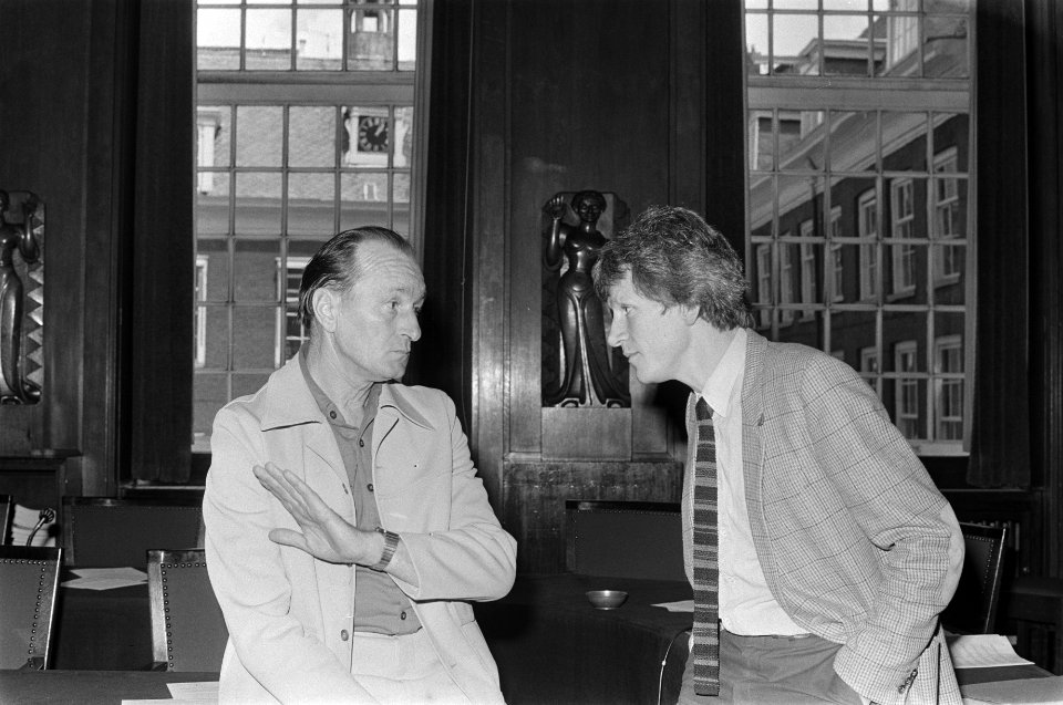 Gemeenteraadsvergadering in Amsterdamse stadhuis 6, 7 v wethouder Polak, Louis, Bestanddeelnr 931-5467