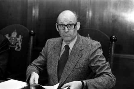 Gemeenteraad van Amsterdam vergadert, Wethouder Verheij (kop), Bestanddeelnr 926-1927