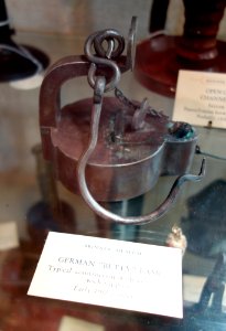 German 'Betty' Lamp, early 19th century, typical construction with cover and wick support - Joseph Allen Skinner Museum - DSC07741
