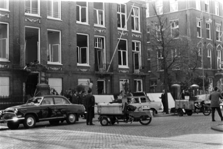 Gemeentereiniging ruimt de scherven op, Bestanddeelnr 924-4571
