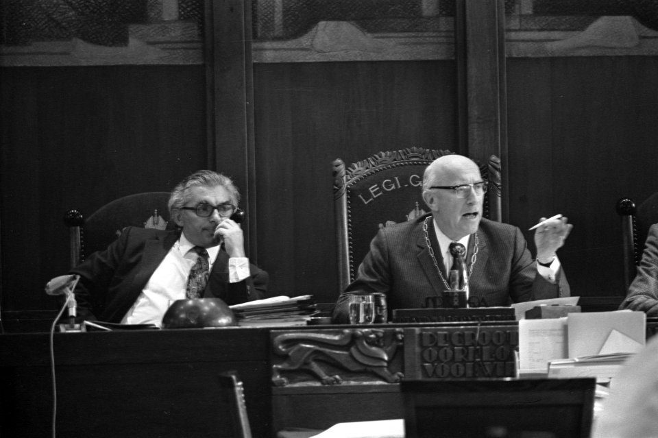Gemeenteraad van Amsterdam over toeristenbelansting, Burgemeester Samkalden en l, Bestanddeelnr 925-8115
