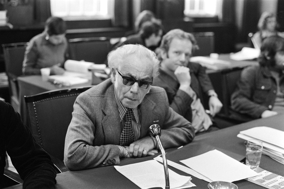 Gemeenteraad van Amsterdam behandelt begroting 1975 nr 8, 9 Matteman (PvdA), Bestanddeelnr 927-5508